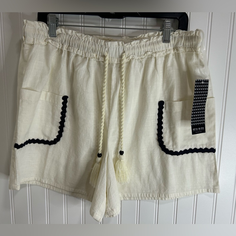 Deja Bleu women Elegant High Waist Cream Shorts with Black Accents